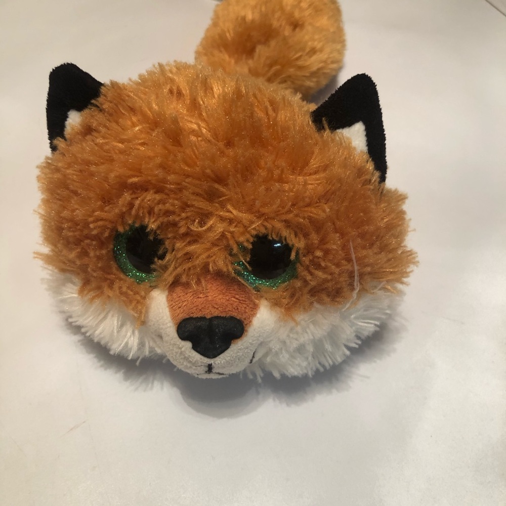 Fiesta Realistic plush fox beanie - Picture 2 of 8